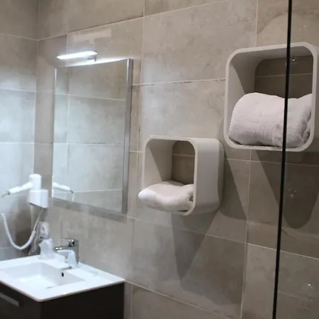 Hotel apartamentowy Le Logis De Berianne Les Tourrettes