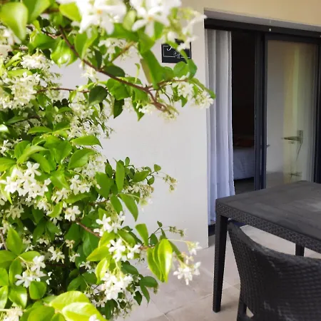 Appart hôtel Le Logis De Bérianne *