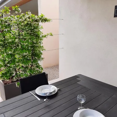 Hotel apartamentowy Le Logis De Berianne 3*
