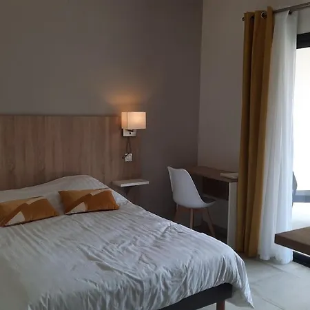 Hotel apartamentowy Le Logis De Berianne